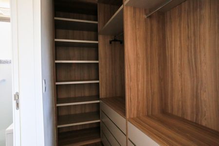 Apartamento para alugar com 69m², 2 quartos e 2 vagasCloset da suíte