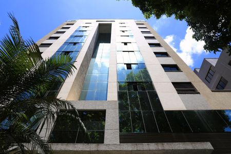 Apartamento para alugar com 69m², 2 quartos e 2 vagasFachada