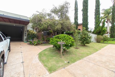 Casa de condomínio à venda com 421m², 4 quartos e 4 vagasÁREA EXTERNA FRENTE