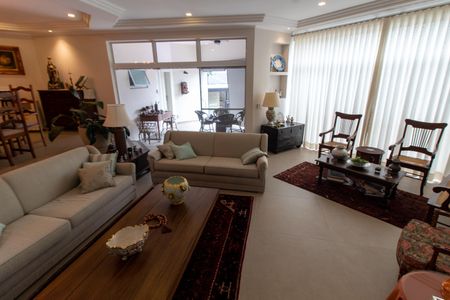 Casa de condomínio à venda com 421m², 4 quartos e 4 vagasSALA DE ESTAR