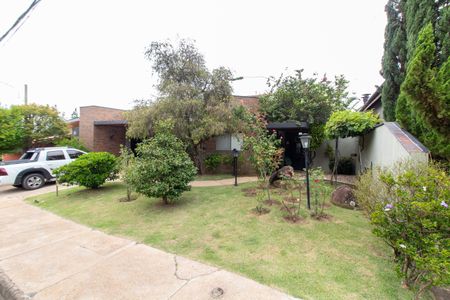 Casa de condomínio à venda com 421m², 4 quartos e 4 vagasÁREA EXTERNA FRENTE