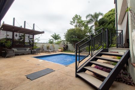 Casa de condomínio à venda com 421m², 4 quartos e 4 vagasÁREA EXTERNA PISCINA