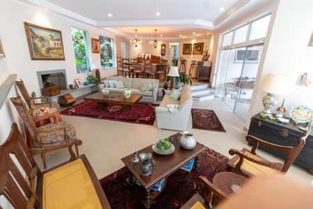 Casa de condomínio à venda com 421m², 4 quartos e 4 vagasSALA DE ESTAR