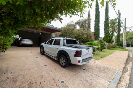 Casa de condomínio à venda com 421m², 4 quartos e 4 vagasÁREA EXTERNA FRENTE