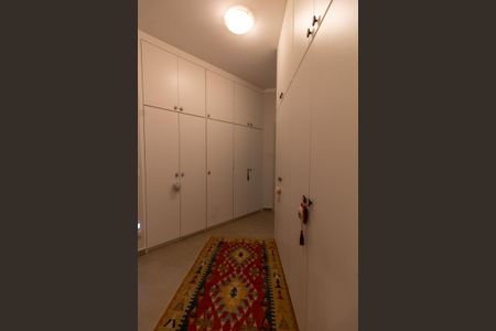 Casa de condomínio à venda com 421m², 4 quartos e 4 vagasCLOSET DA SUITE MASTER
