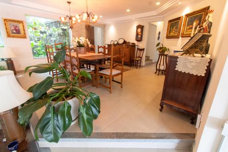 Casa de condomínio à venda com 421m², 4 quartos e 4 vagasSALA DE JANTAR