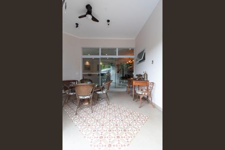 Casa de condomínio à venda com 421m², 4 quartos e 4 vagasVARANDA FUNDOS