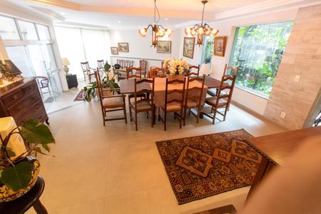 Casa de condomínio à venda com 421m², 4 quartos e 4 vagasSALA DE JANTAR