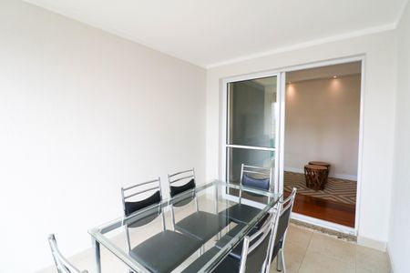 Apartamento para alugar com 70m², 2 quartos e 2 vagasVaranda