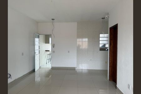 Sala de casa de condomínio para alugar com 2 quartos, 62m² em Jardim das Avencas (fazendinha), Santana de Parnaíba