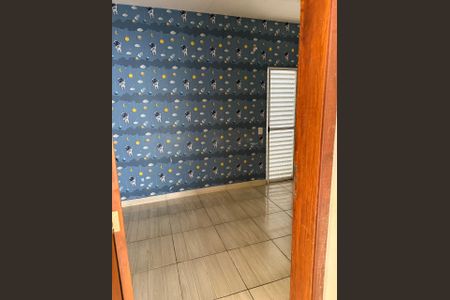 Quarto de casa de condomínio para alugar com 2 quartos, 62m² em Jardim das Avencas (fazendinha), Santana de Parnaíba