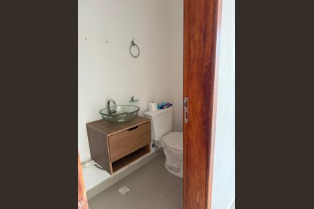 Banheiro de casa de condomínio para alugar com 2 quartos, 62m² em Jardim das Avencas (fazendinha), Santana de Parnaíba