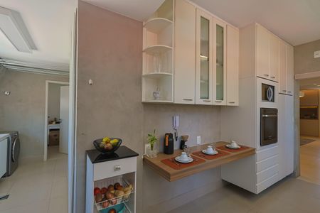 Apartamento à venda com 170m², 3 quartos e 2 vagasCozinha