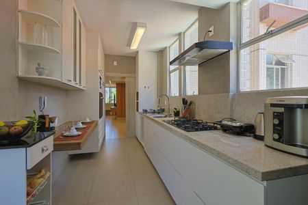 Apartamento à venda com 170m², 3 quartos e 2 vagasCozinha