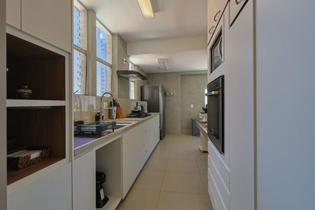 Apartamento à venda com 170m², 3 quartos e 2 vagasCozinha