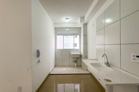 Apartamento para alugar com 48m², 2 quartos e sem vaga Apartamento para alugar com 48m², 2 quartos e sem vagaCozinha e Área de Serviço