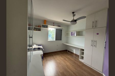 Casa de condomínio à venda com 198m², 3 quartos e 4 vagas Casa de condomínio à venda com 198m², 3 quartos e 4 vagasQuarto