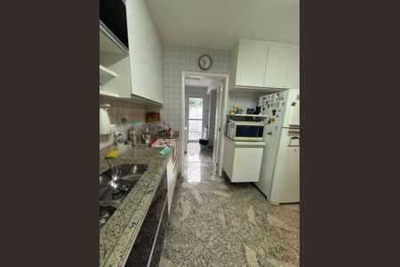 Casa de condomínio à venda com 198m², 3 quartos e 4 vagas Casa de condomínio à venda com 198m², 3 quartos e 4 vagasCozinha