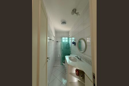 Casa de condomínio à venda com 198m², 3 quartos e 4 vagas Casa de condomínio à venda com 198m², 3 quartos e 4 vagasBanheiro