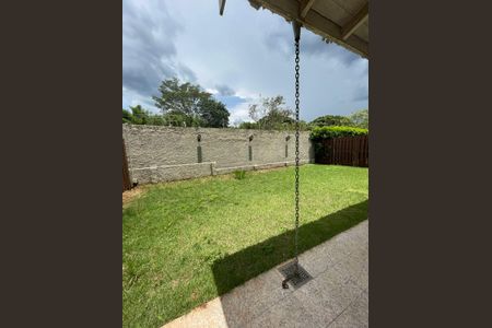 Casa de condomínio à venda com 198m², 3 quartos e 4 vagas Casa de condomínio à venda com 198m², 3 quartos e 4 vagasÁrea externa