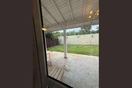 Casa de condomínio à venda com 198m², 3 quartos e 4 vagas Casa de condomínio à venda com 198m², 3 quartos e 4 vagasÁrea externa