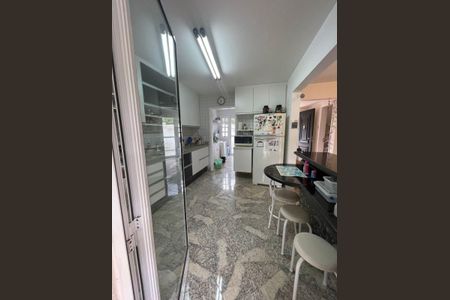 Casa de condomínio à venda com 198m², 3 quartos e 4 vagas Casa de condomínio à venda com 198m², 3 quartos e 4 vagasCozinha