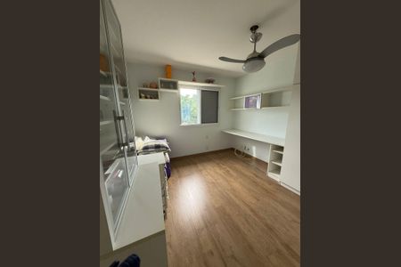 Casa de condomínio à venda com 198m², 3 quartos e 4 vagas Casa de condomínio à venda com 198m², 3 quartos e 4 vagasQuarto