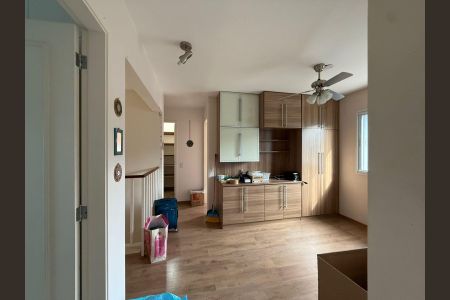 Casa de condomínio à venda com 198m², 3 quartos e 4 vagas Casa de condomínio à venda com 198m², 3 quartos e 4 vagasSala 2