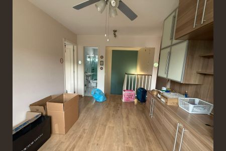 Casa de condomínio à venda com 198m², 3 quartos e 4 vagas Casa de condomínio à venda com 198m², 3 quartos e 4 vagasSala 2