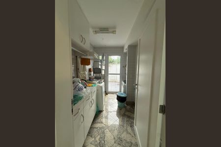 Casa de condomínio à venda com 198m², 3 quartos e 4 vagas Casa de condomínio à venda com 198m², 3 quartos e 4 vagasCozinha