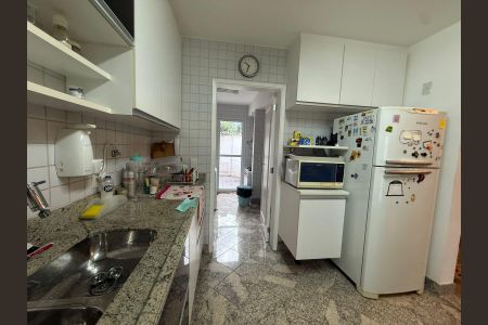 Casa de condomínio à venda com 198m², 3 quartos e 4 vagas Casa de condomínio à venda com 198m², 3 quartos e 4 vagasCozinha