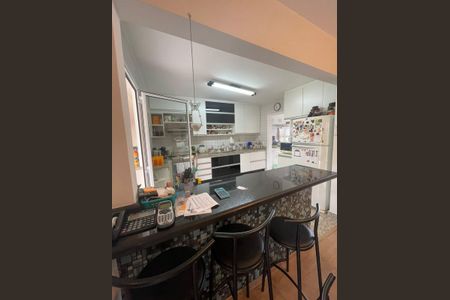 Casa de condomínio à venda com 198m², 3 quartos e 4 vagas Casa de condomínio à venda com 198m², 3 quartos e 4 vagasCozinha