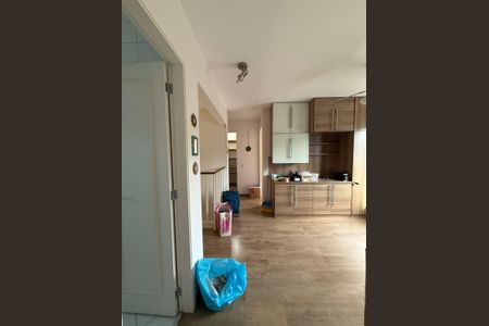 Casa de condomínio à venda com 198m², 3 quartos e 4 vagas Casa de condomínio à venda com 198m², 3 quartos e 4 vagasSala 2