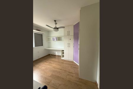 Casa de condomínio à venda com 198m², 3 quartos e 4 vagas Casa de condomínio à venda com 198m², 3 quartos e 4 vagasQuarto