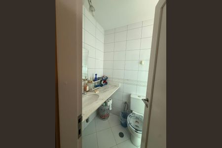 Casa de condomínio à venda com 198m², 3 quartos e 4 vagas Casa de condomínio à venda com 198m², 3 quartos e 4 vagasBanheiro