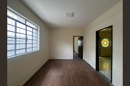 Casa para alugar com 3 quartos, 360m² em Santa Efigênia, Belo Horizonte