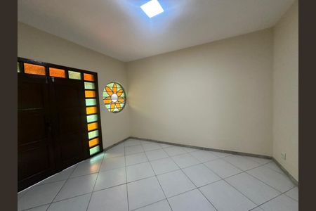 Casa para alugar com 3 quartos, 360m² em Santa Efigênia, Belo Horizonte
