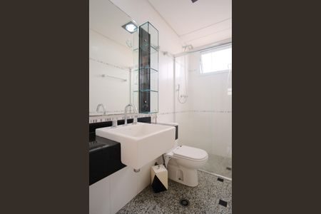 Apartamento à venda com 110m², 4 quartos e 3 vagasBanheiro da Suíte 2