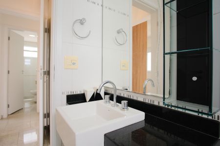 Apartamento à venda com 110m², 4 quartos e 3 vagasBanheiro da Suíte 2