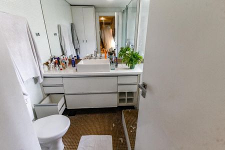 Apartamento para alugar com 210m², 3 quartos e 4 vagasBanheiro da Suíte 3