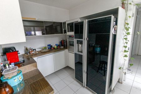 Apartamento para alugar com 210m², 3 quartos e 4 vagasCozinha - Armários