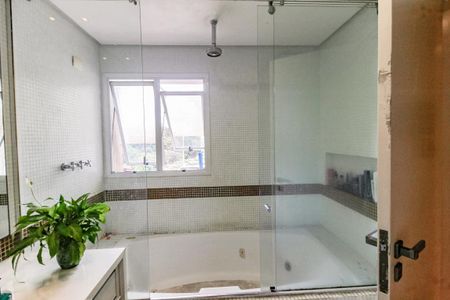 Apartamento para alugar com 210m², 3 quartos e 4 vagasBanheiro da Suíte 3 - chuveiro