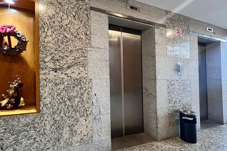 Apartamento à venda com 40m², 1 quarto e 1 vagaElevadores