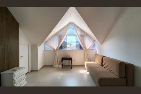 Casa de condomínio à venda com 300m², 4 quartos e 3 vagasSótão 