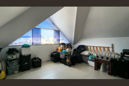 Casa de condomínio à venda com 300m², 4 quartos e 3 vagasSótão 