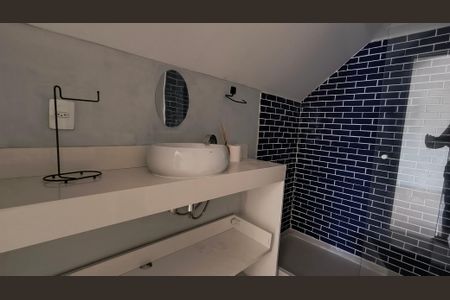 Casa de condomínio à venda com 300m², 4 quartos e 3 vagasBanheiro do Sótão 