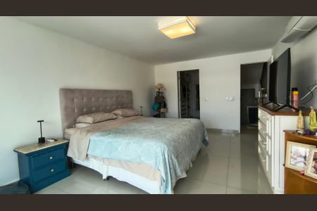 Casa de condomínio à venda com 300m², 4 quartos e 3 vagasSuíte 1