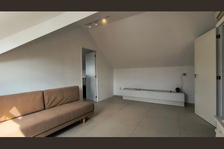 Casa de condomínio à venda com 300m², 4 quartos e 3 vagasSótão 