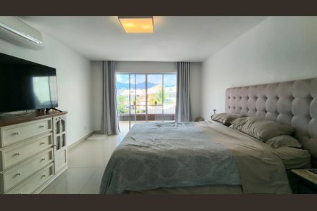 Casa de condomínio à venda com 300m², 4 quartos e 3 vagasSuíte 1