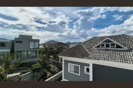 Casa de condomínio à venda com 300m², 4 quartos e 3 vagasSótão 